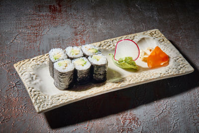AVOKADO MAKİ / 6 İNCE ADET