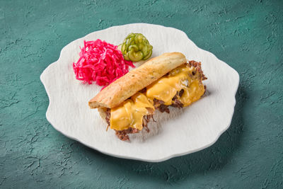 KABURGALI SANDVİÇ 100 Gr. / 750 Kcal