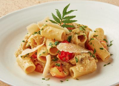 KÖZ PATLICANLI RİGATONİ