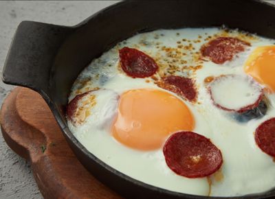 SAHANDA SUCUKLU YUMURTA