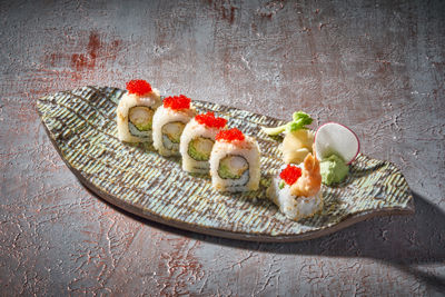 KARİDES TEMPURA ROLL / 5 PARÇA ( Sıcak )