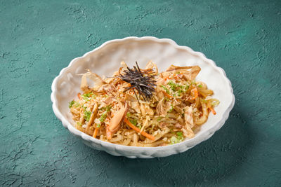 TAVUKLU UDON NOODLE / 700 Kcal